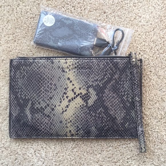 Aimee Kestenberg Handbags - NWT Aimee Kestenberg Wristlet w/ portable charger